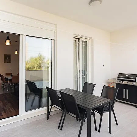 Zeus Znjan Apartment Split