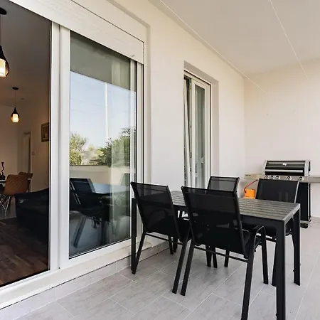 Apartment Zeus Znjan *